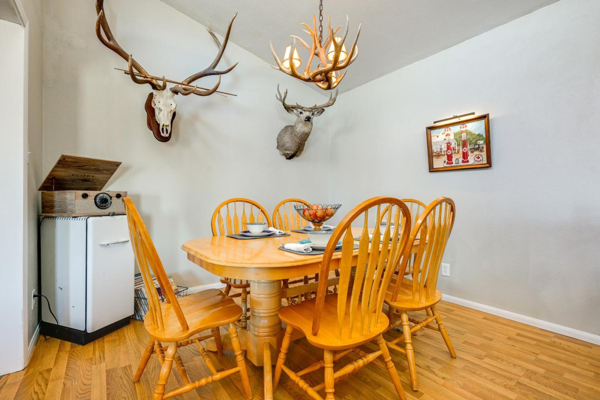 8 Mi To Hiking Home With Patio In Dtwn Pioche Exterior photo