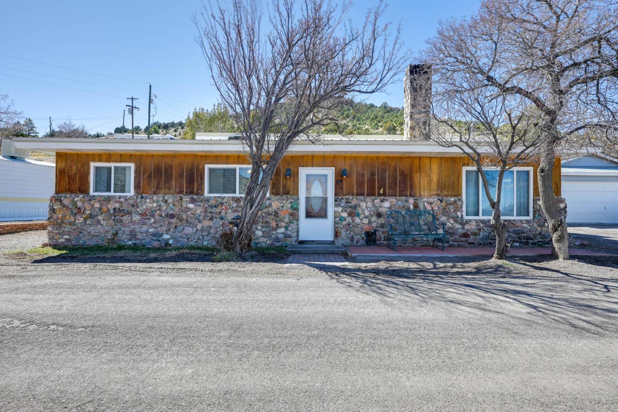 8 Mi To Hiking Home With Patio In Dtwn Pioche Exterior photo